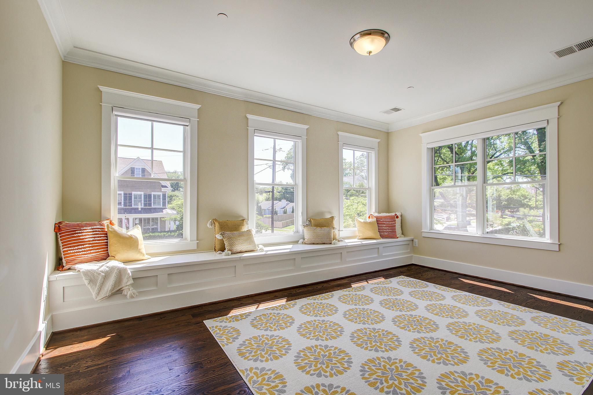 6101 Kirby Road Bethesda, MD 20817 - Photo 35 of 51 BEDROOM #2 w/built-in Bench Seat