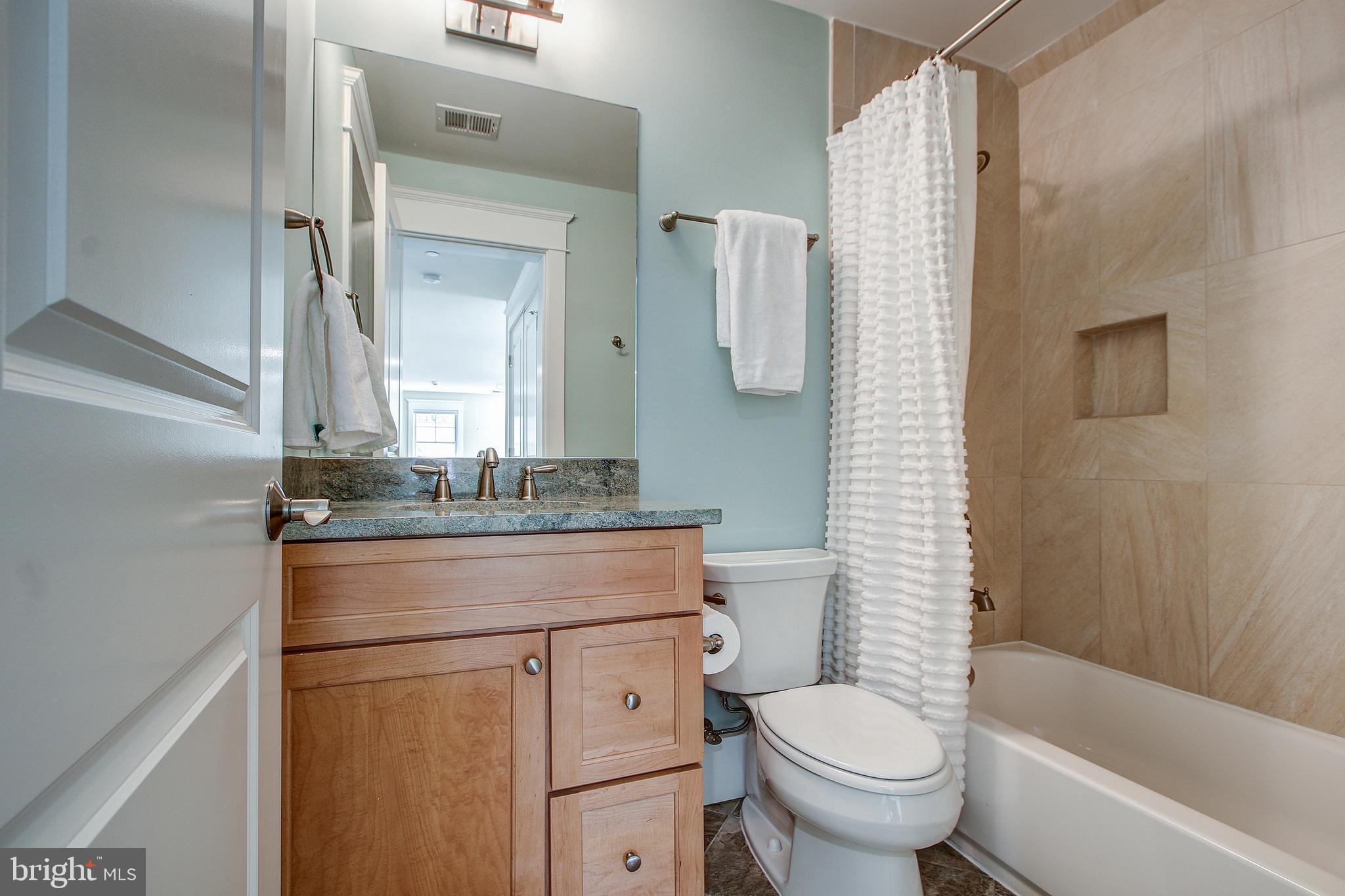 6101 Kirby Road Bethesda, MD 20817 - Photo 42 of 51 ENSUITE BATHROOM #4