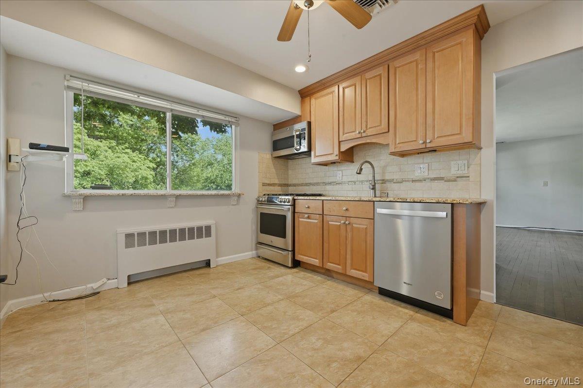 1395 Meadowbrook Road Merrick, NY 11566 - Photo 13 of 44