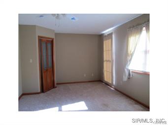 22939 Green Acres Road Dow, IL 62022 - Photo 12 of 24