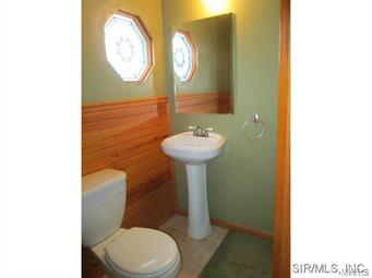 22939 Green Acres Road Dow, IL 62022 - Photo 13 of 24