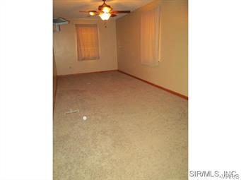 22939 Green Acres Road Dow, IL 62022 - Photo 8 of 24