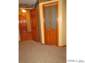22939 Green Acres Road Dow, IL 62022 - Photo 10 of 24