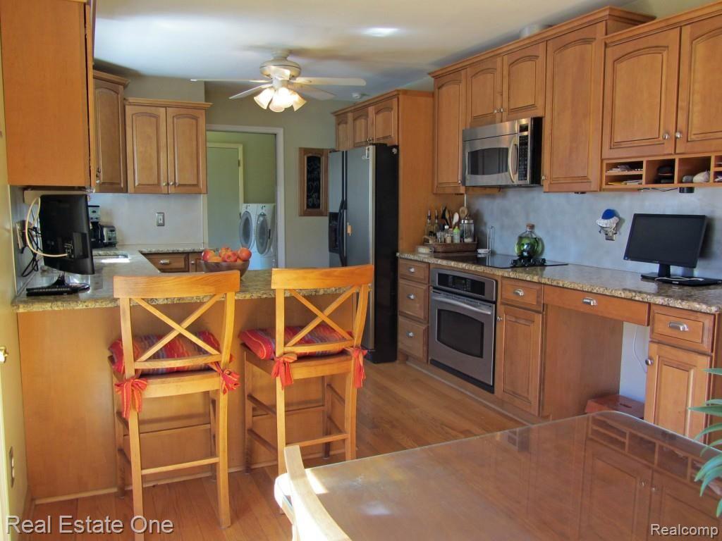 3821 Stonecrest Road West Bloomfield, MI 48322 - Photo 4 of 37 kitchen1edited-2.jpg