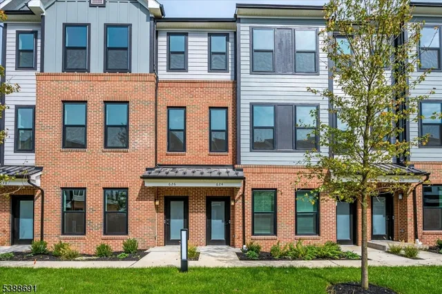 $4,200 | 624 Sadie Circle, New Brunswick, NJ 08901