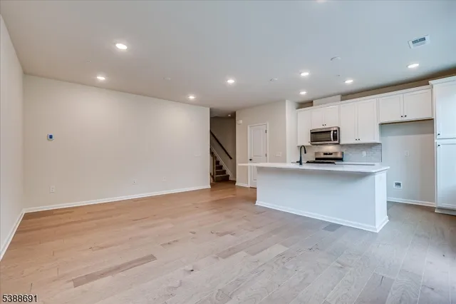 $4,200 | 624 Sadie Circle, New Brunswick, NJ 08901