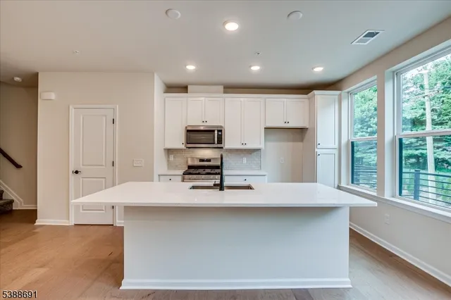 $4,200 | 624 Sadie Circle, New Brunswick, NJ 08901