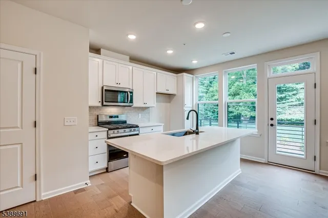 $4,200 | 624 Sadie Circle, New Brunswick, NJ 08901