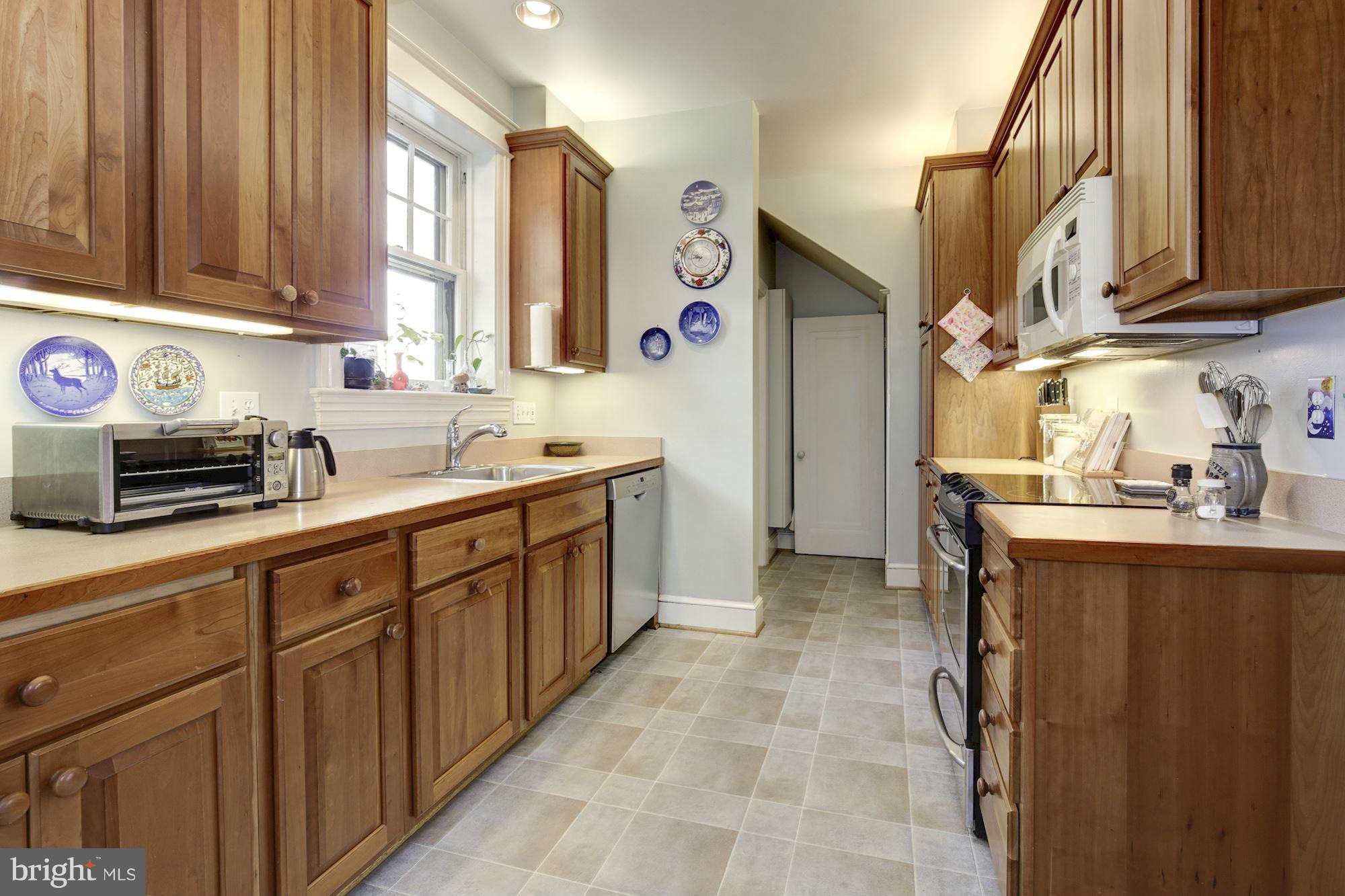 5526 Broad Branch Road Northwest Washington, DC 20015 - Photo 9 of 30 Kitchen