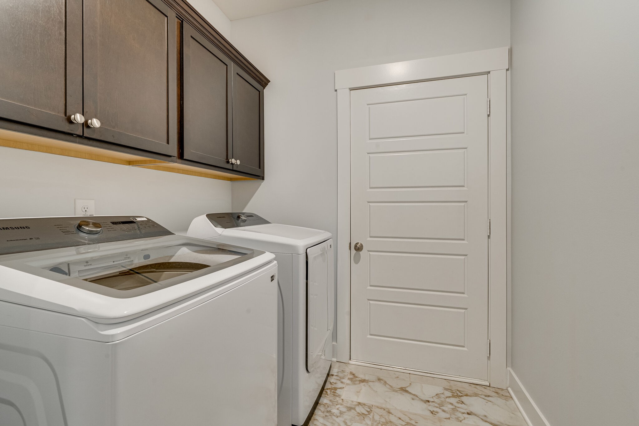 2125 Halfmoon Way Murfreesboro, TN 37130 - Photo 19 of 33 a kitchen with a stove and a cabinet