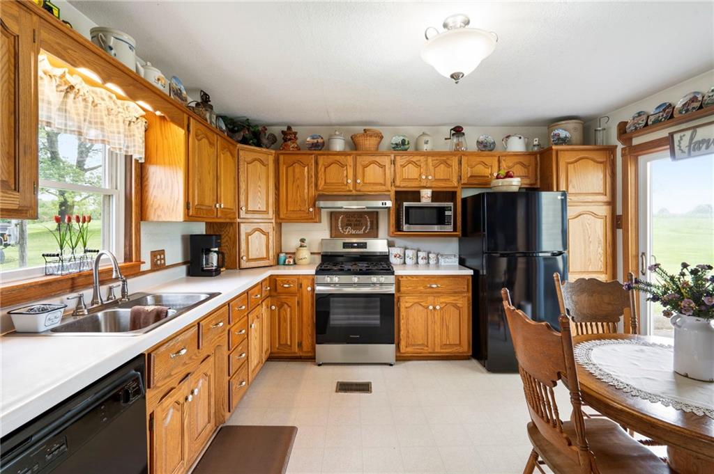 12189 119th Road Sweet Springs, MO 65351 - Photo 11 of 46