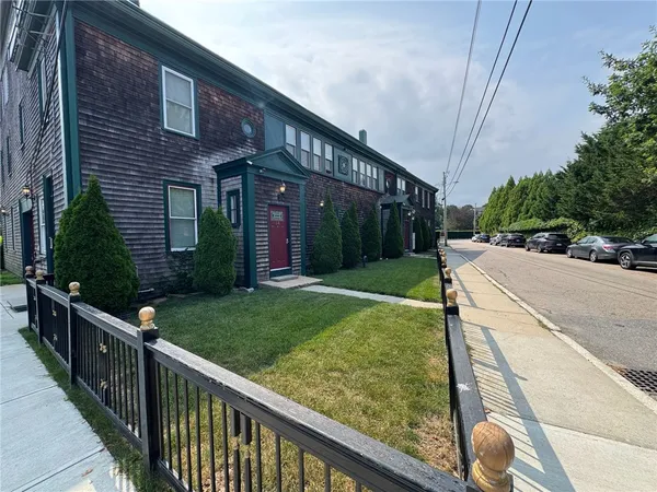 $2,150 | 38 Freebody Street, Unit 303, Newport, RI 02840