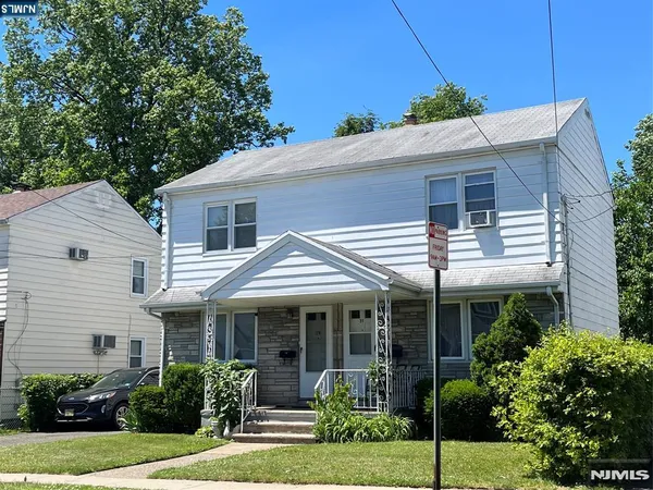 $2,425 | 29-31 Linden Street, Unit LEFT SIDE, Lodi, NJ 07644