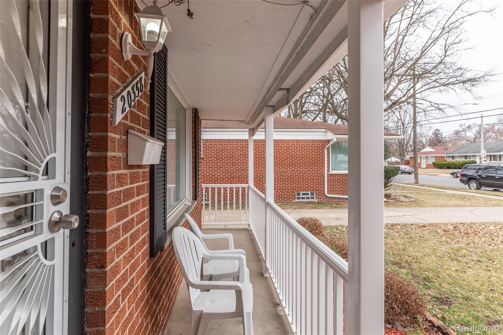 20358 Berg Road Detroit, MI 48219 - Photo 3 of 25 DSC_7011.jpg
