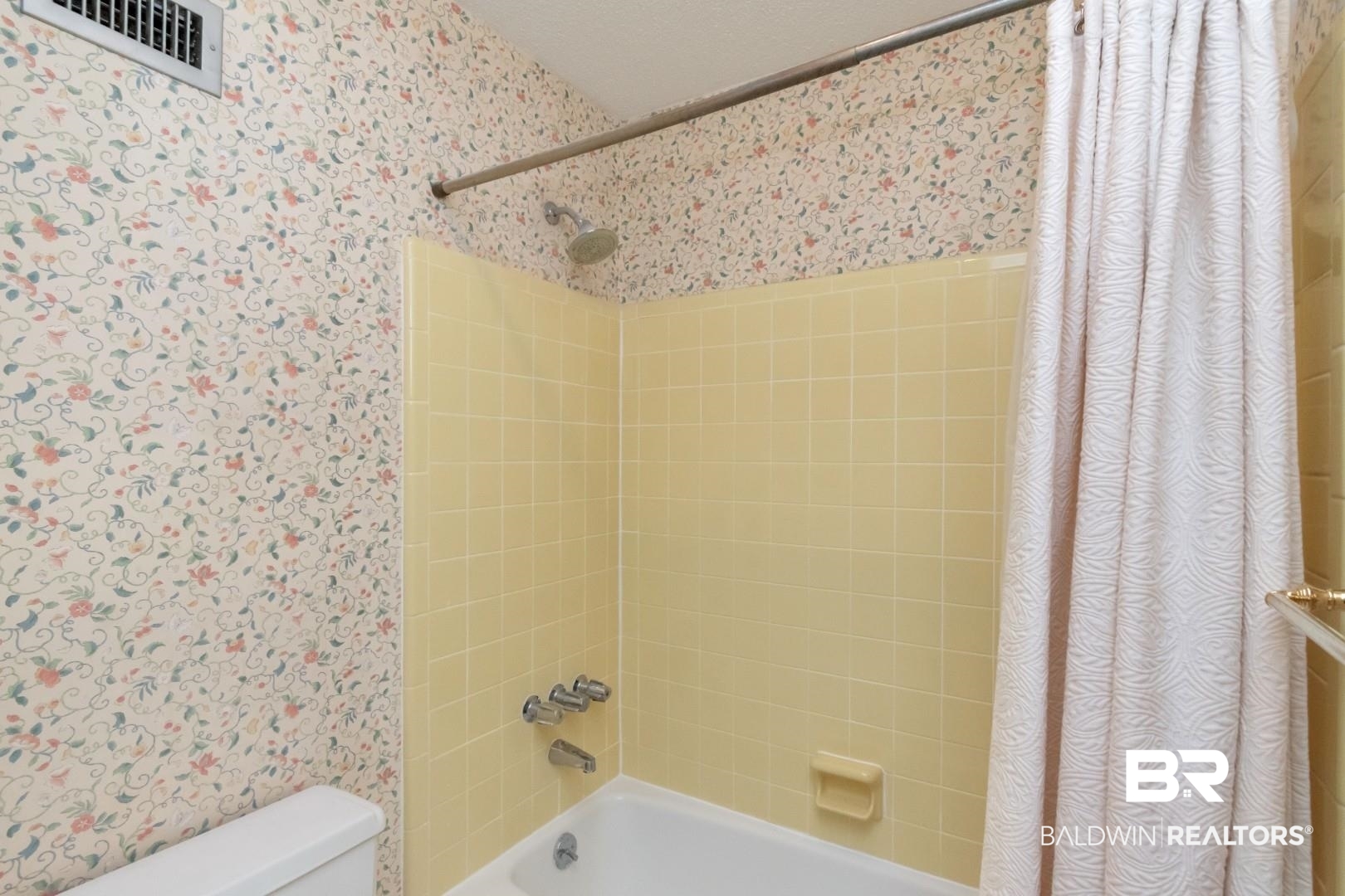 3263 Stein Street Mobile, AL 36608 - Photo 26 of 46 Primary Bathroom