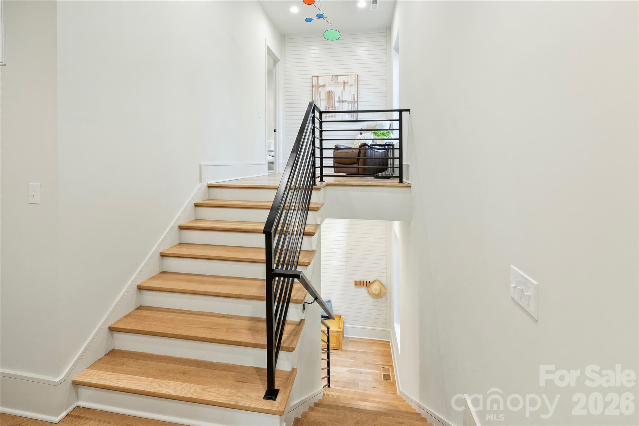 7223 Terrace Drive Charlotte, NC 28211 - Photo 35 of 48 a view of entryway