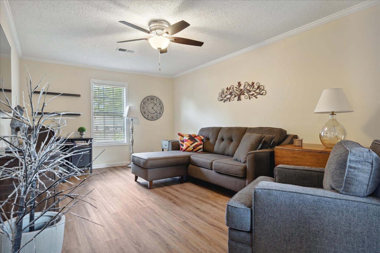3274 Norton Road Memphis, TN 38109 - Photo 13 of 26 a living room with furniture and a window