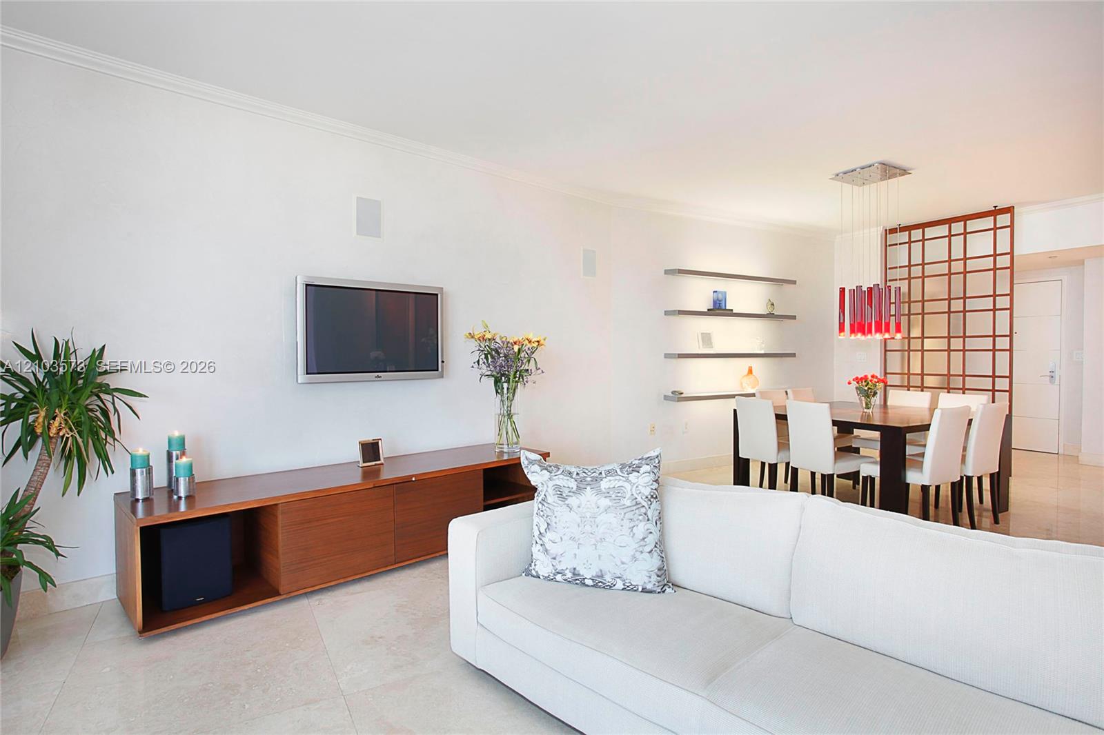 400 Alton Road, Unit 811 Miami Beach, FL 33139 - Photo 9 of 35 Gallery Image 9