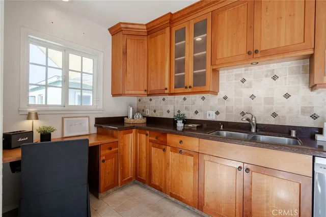 $599,000 | 1725 South Centre Street, San Pedro, CA 90731