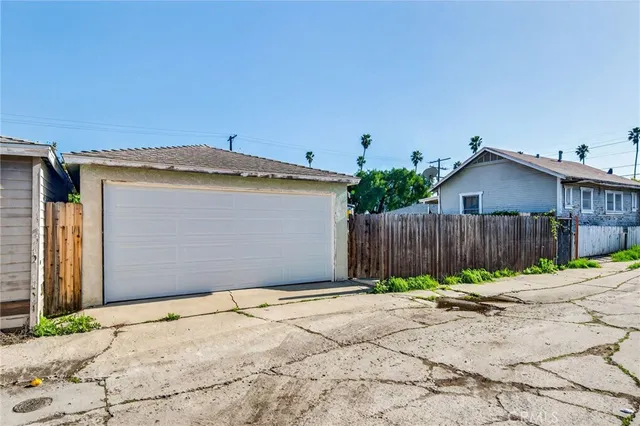 $599,000 | 1725 South Centre Street, San Pedro, CA 90731