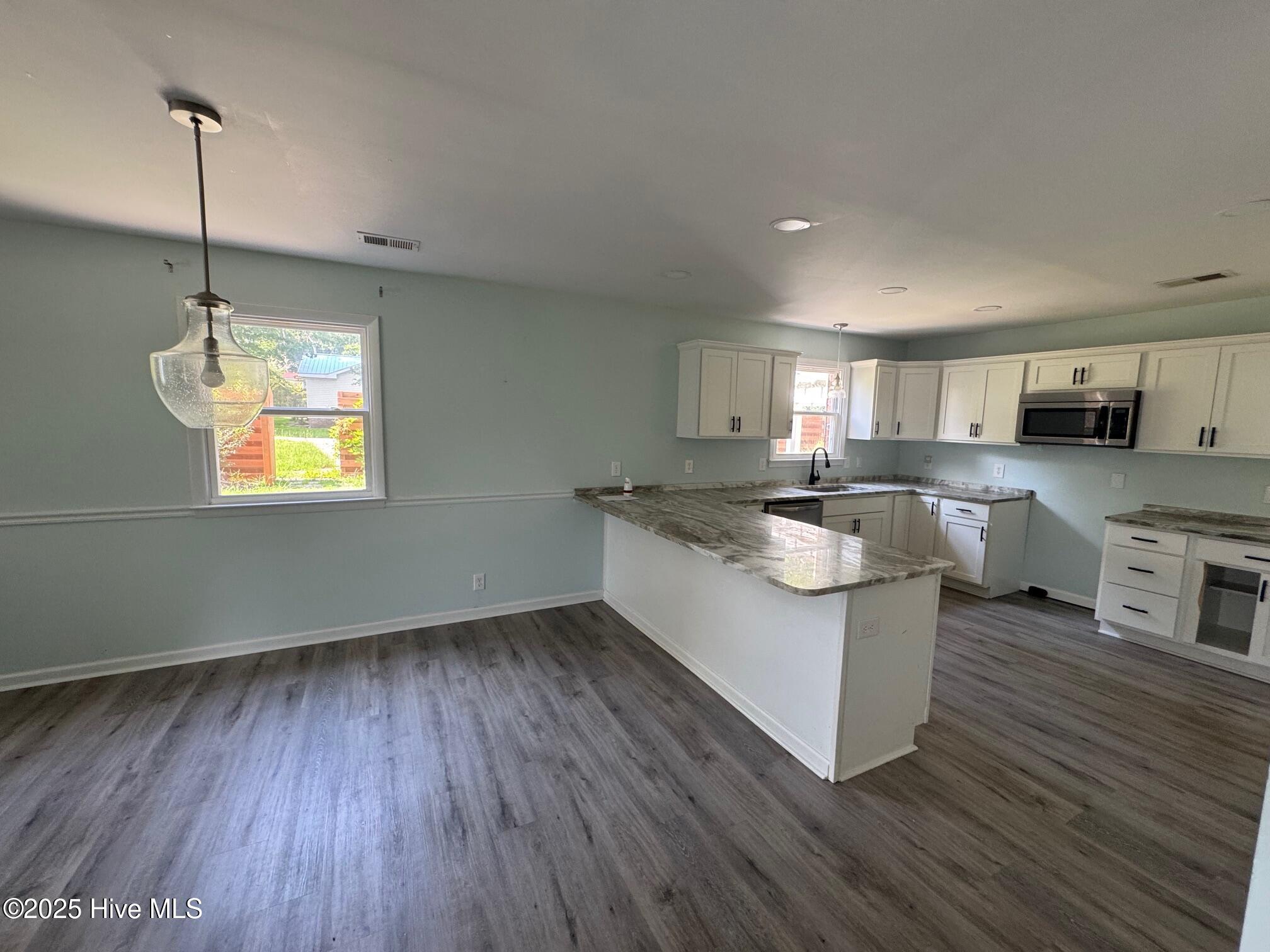 1043 High Point Avenue Southwest Calabash, NC 28467 - Photo 4 of 7 Dining