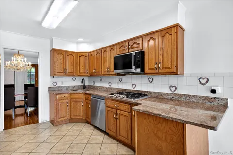 $1,195,000 | 11 Hazelwood Drive, Jericho, NY 11753