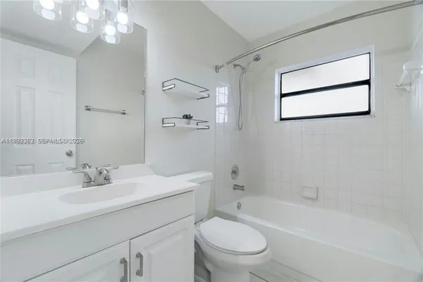 $2,150 | 561 Northwest 100th Place, Unit 201, Pembroke Pines, FL 33024