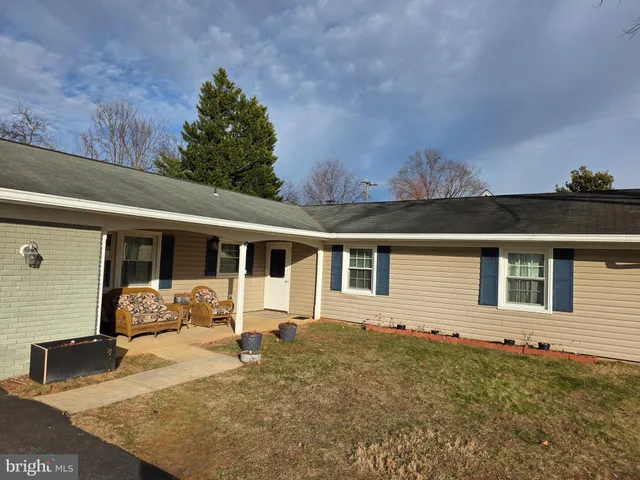 $784,000 | 13128 Moss Ranch Lane, Fairfax, VA 22033