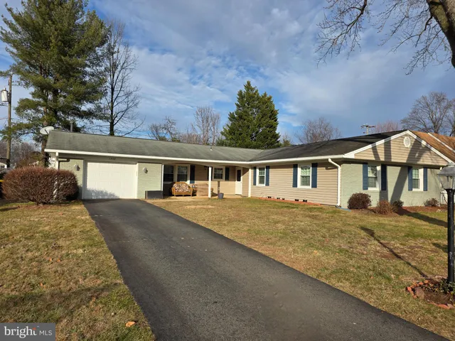 $784,000 | 13128 Moss Ranch Lane, Fairfax, VA 22033