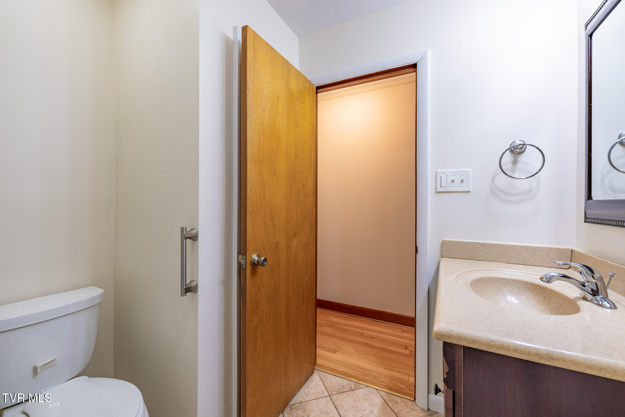 532 Bays View Road Kingsport, TN 37660 - Photo 15 of 41 1R9A1902-HDR