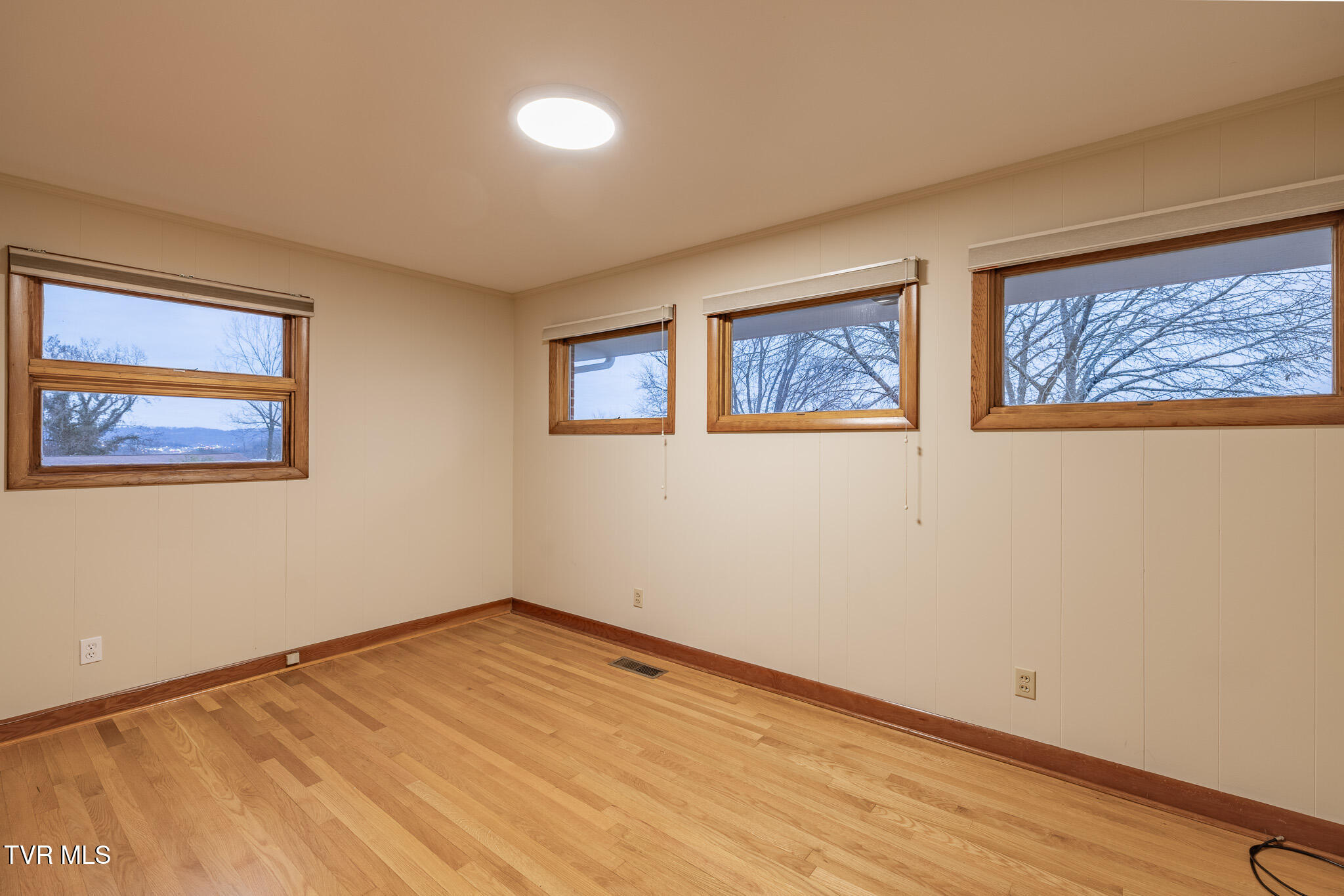 532 Bays View Road Kingsport, TN 37660 - Photo 16 of 41 1R9A1905-HDR