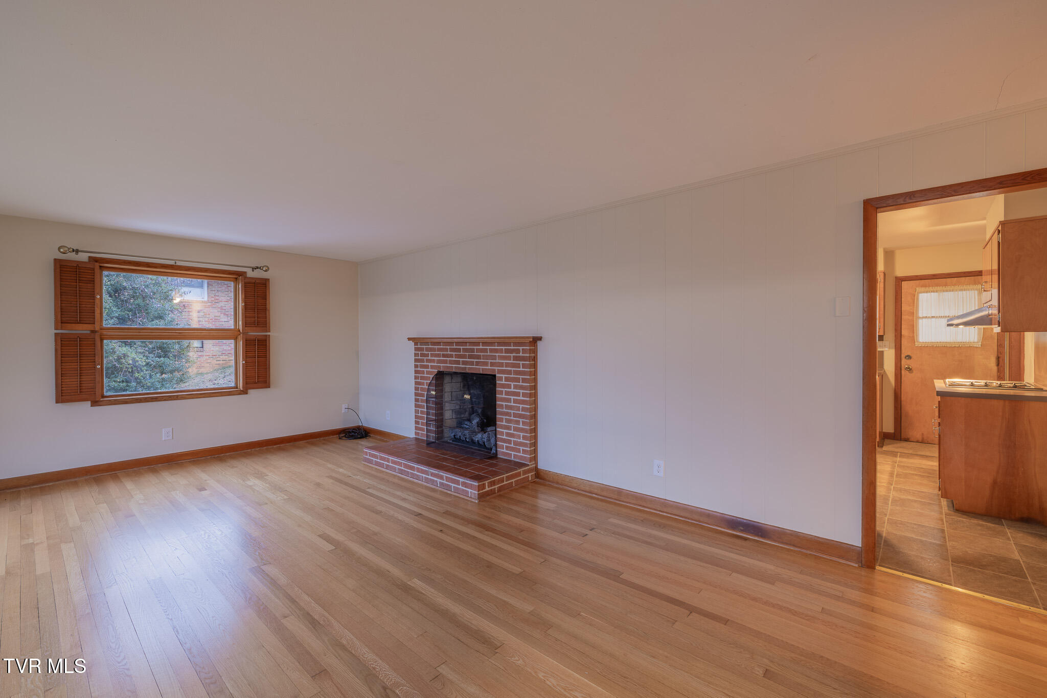 532 Bays View Road Kingsport, TN 37660 - Photo 2 of 41 1R9A1860-HDR