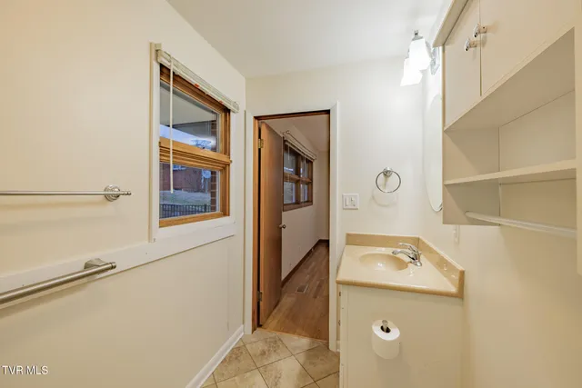 $289,900 | 532 Bays View Road, Kingsport, TN 37660