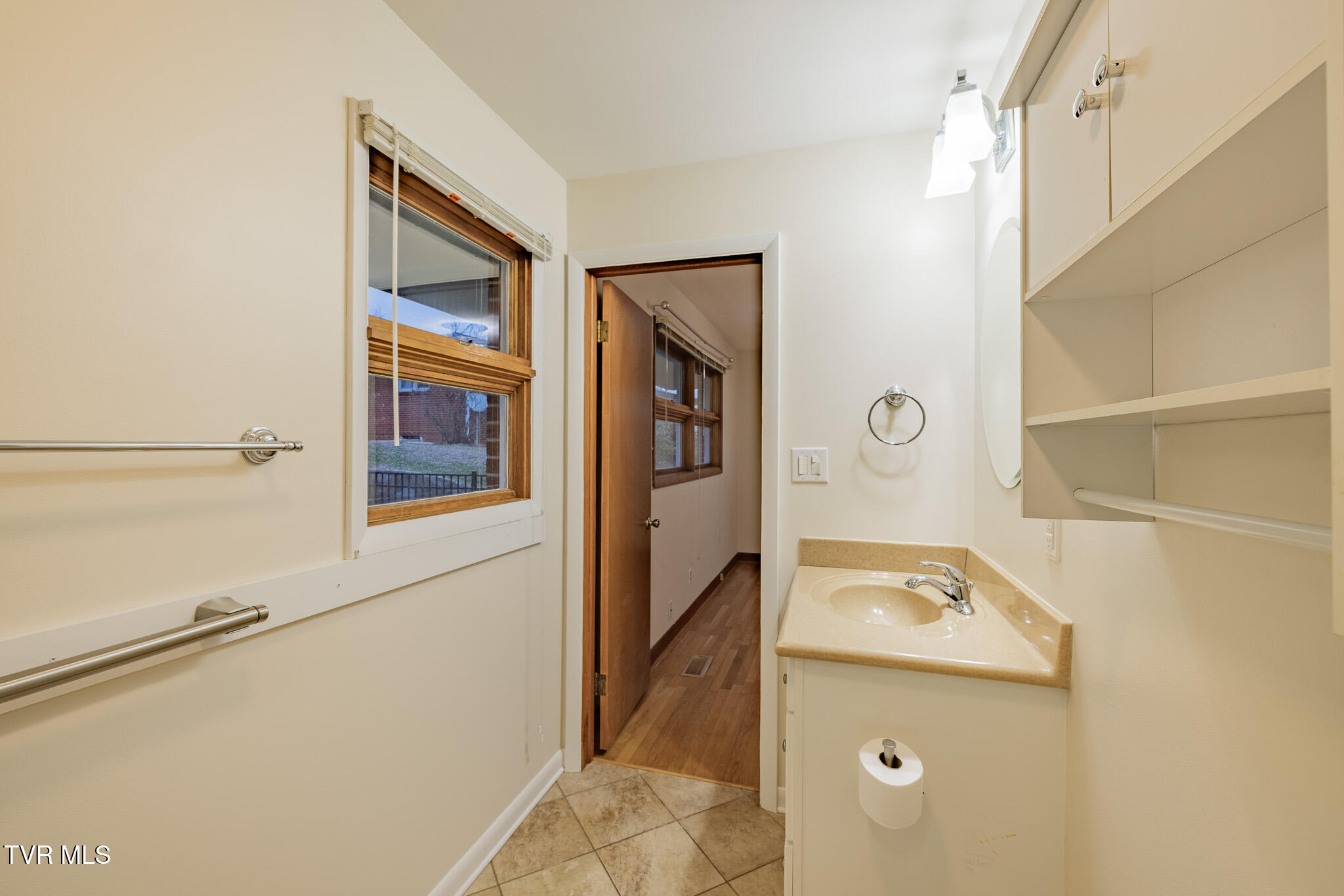 532 Bays View Road Kingsport, TN 37660 - Photo 21 of 41 1R9A1920-HDR