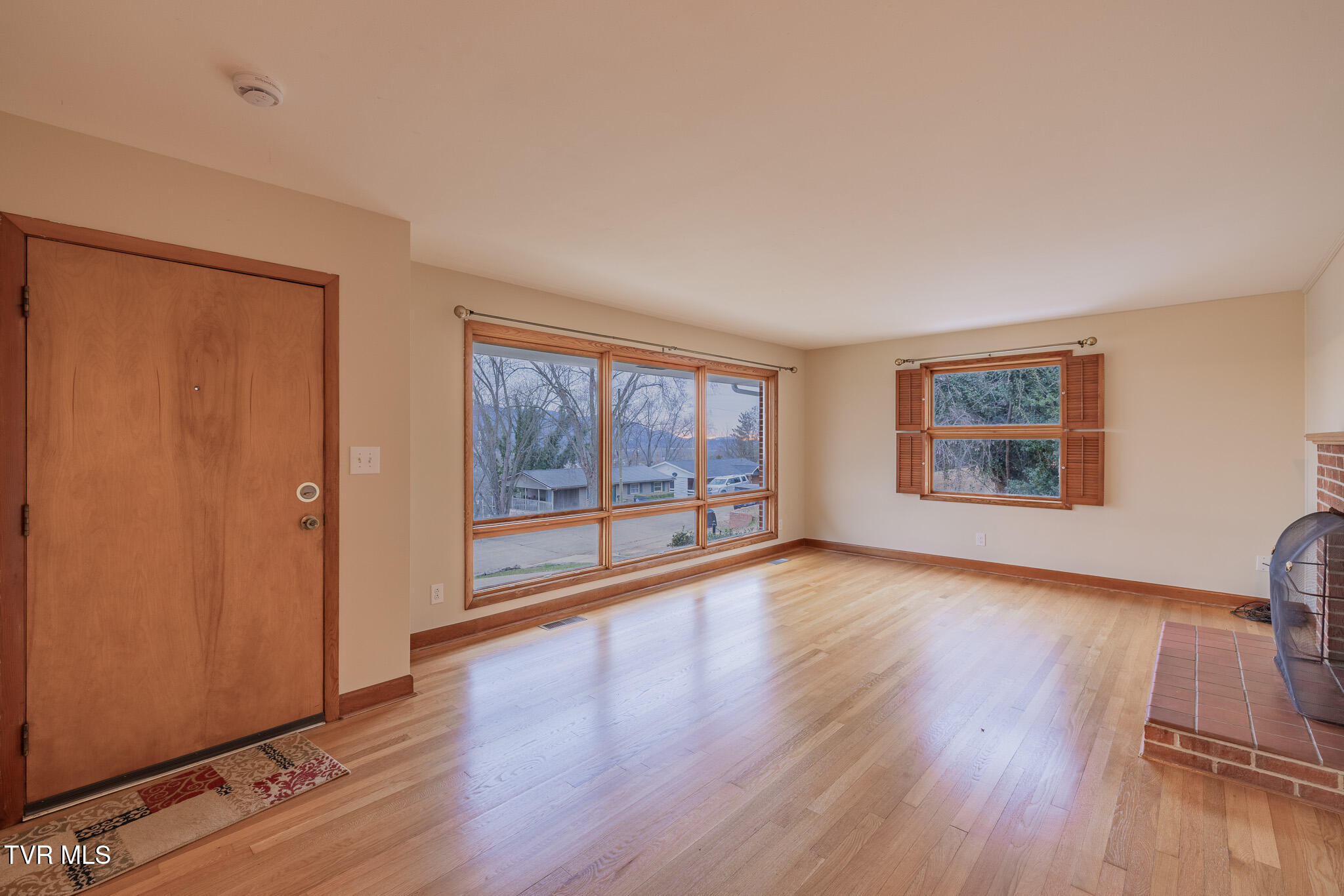 532 Bays View Road Kingsport, TN 37660 - Photo 3 of 41 1R9A1863-HDR