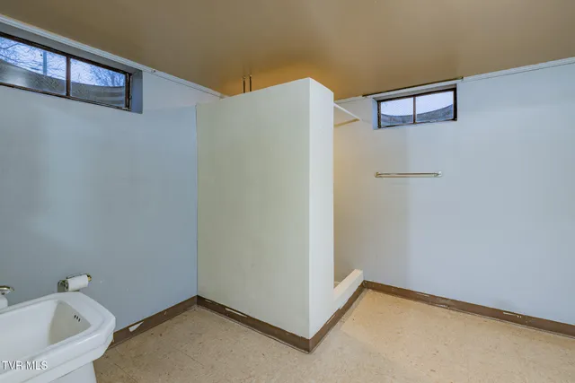 $289,900 | 532 Bays View Road, Kingsport, TN 37660