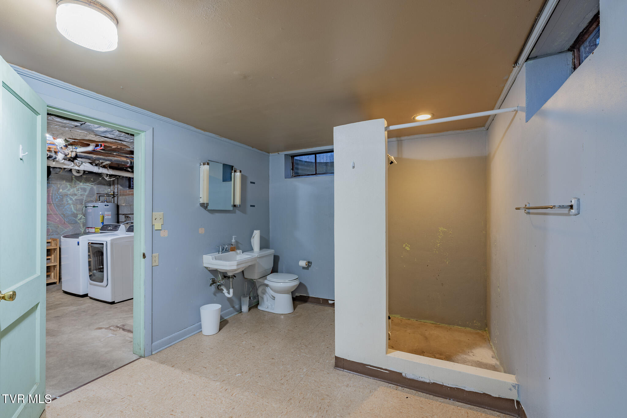 532 Bays View Road Kingsport, TN 37660 - Photo 32 of 41 1R9A1950-HDR