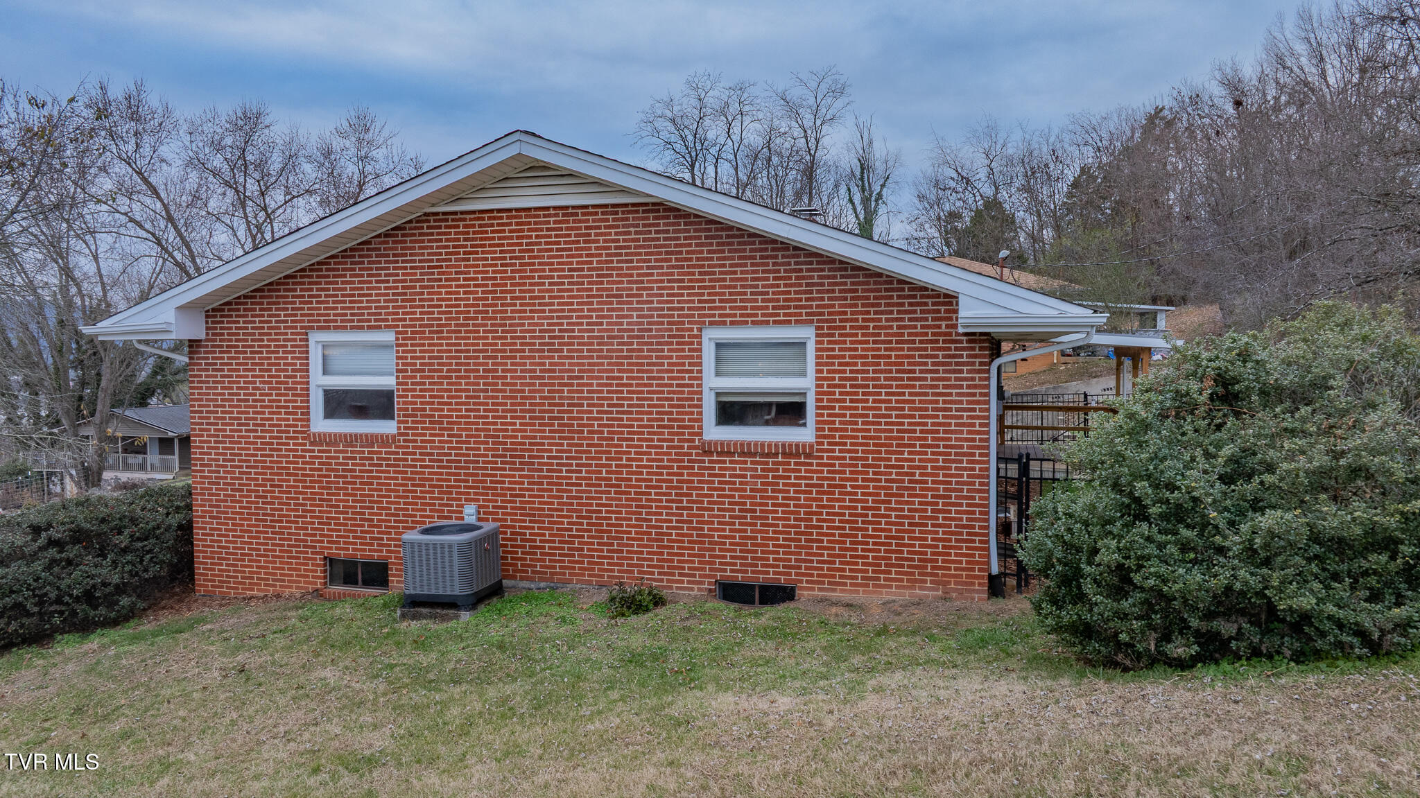 532 Bays View Road Kingsport, TN 37660 - Photo 38 of 41 dji_fly_20251216_163916_0835_17659213515