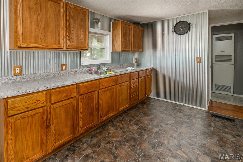 201 3rd Street Christopher, IL 62822 - Photo 8 of 30 Gallery Image 8