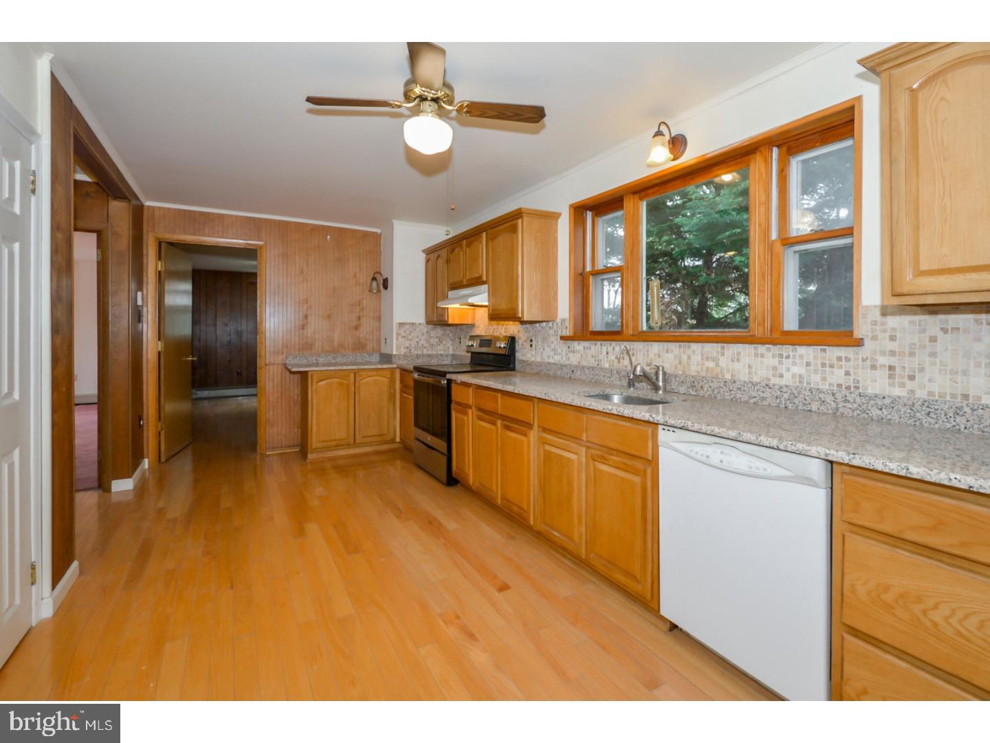 105 Cameron Road Willow Grove, PA 19090 - Photo 12 of 25 Kitchen