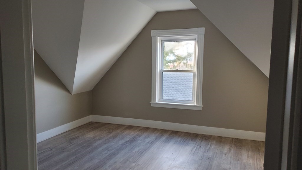 27 Mckinley Road Worcester, MA 01605 - Photo 18 of 23 Gallery Image 18
