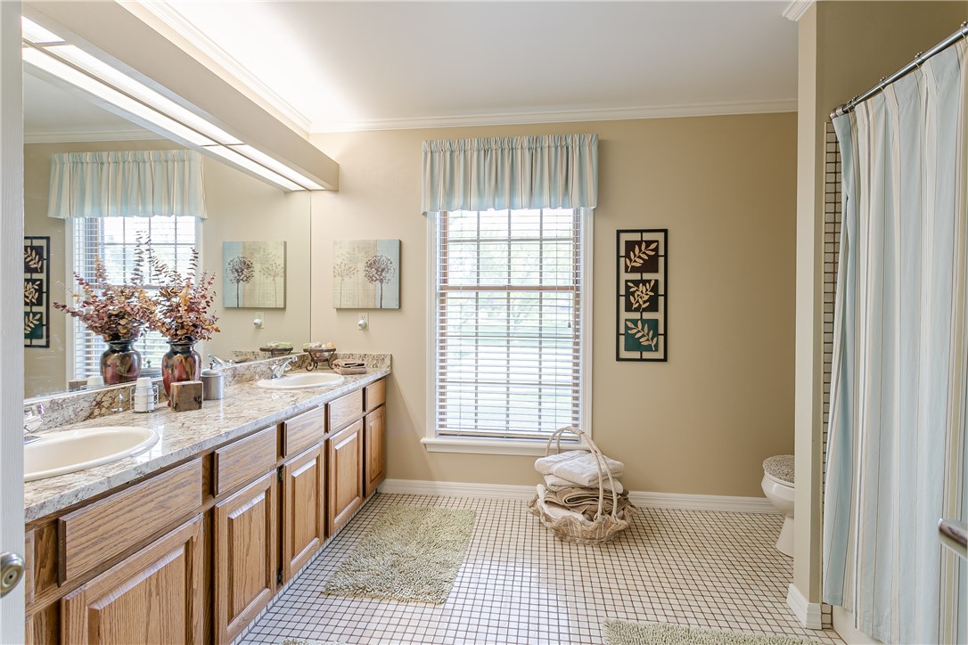 375 Parish Road Mendon, NY 14472 - Photo 30 of 43 Full Bathroom (upstairs)