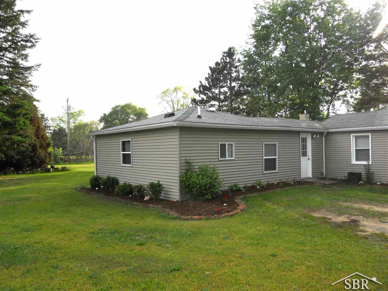 1396 East Dayton Road Caro, MI 48723 - Photo 5 of 34 31195195-4.JPG