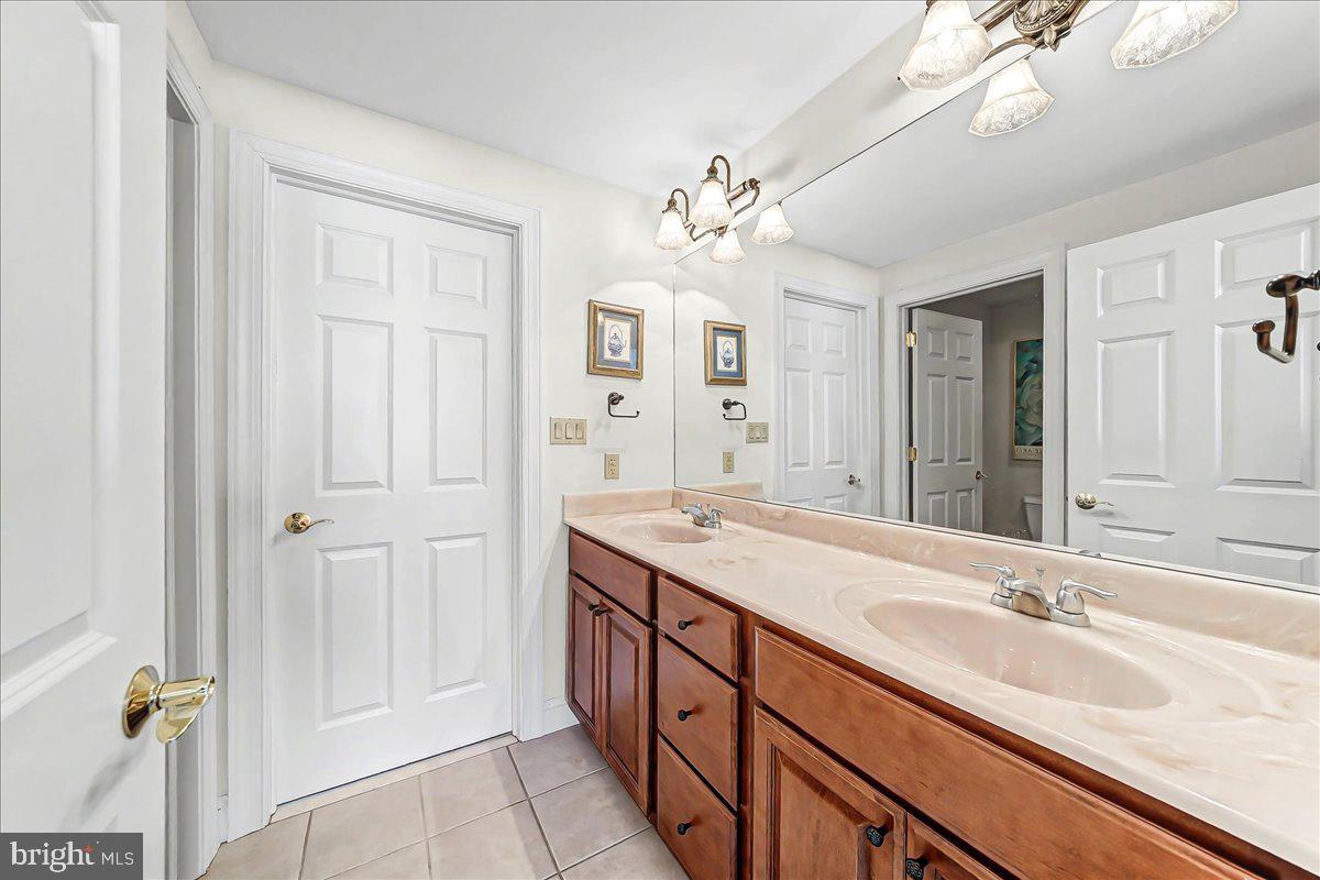 411 Webb Road Chadds Ford, PA 19317 - Photo 46 of 73 Bathroom shared by bedroom #2 and #3