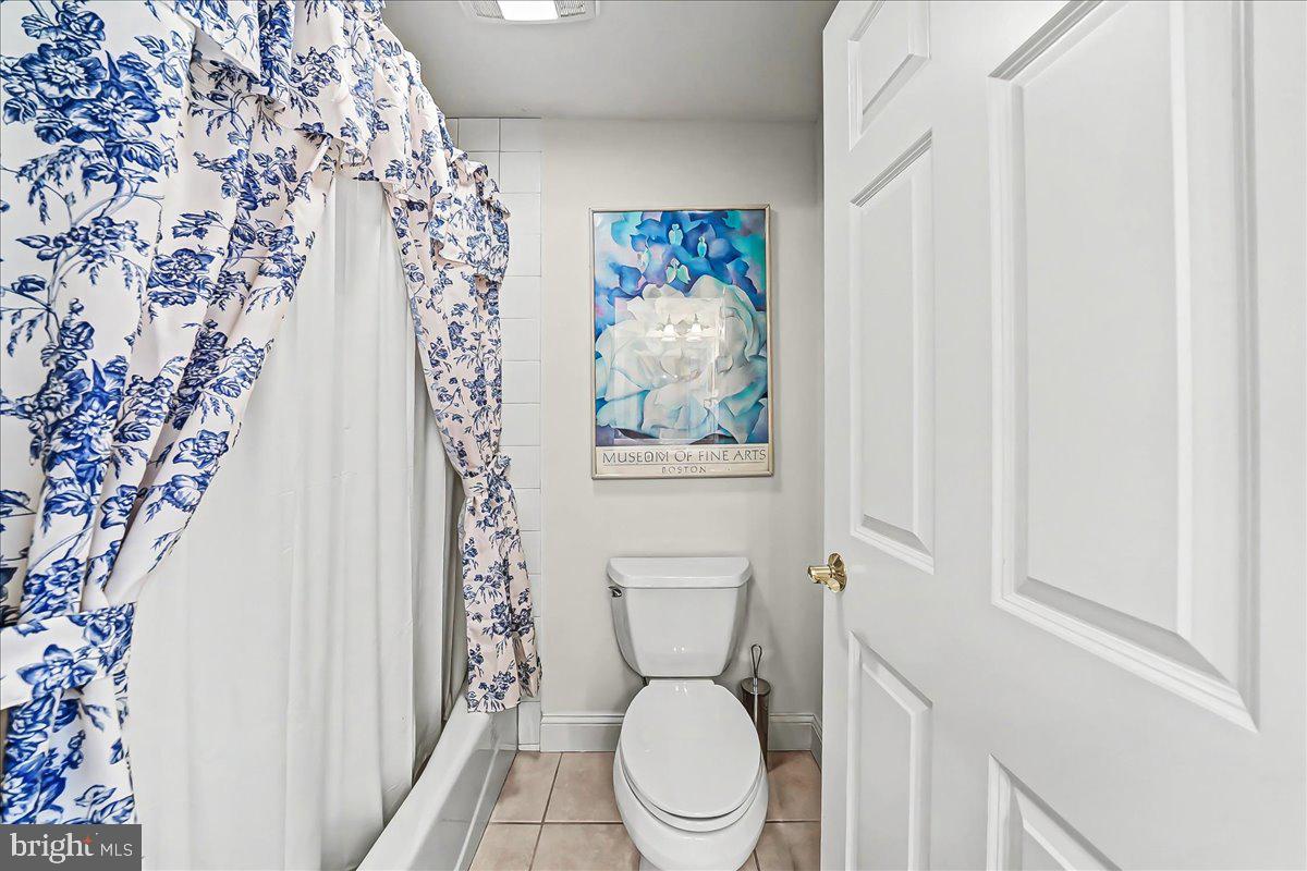 411 Webb Road Chadds Ford, PA 19317 - Photo 47 of 73 Bathroom shared by bedroom #2 and #3