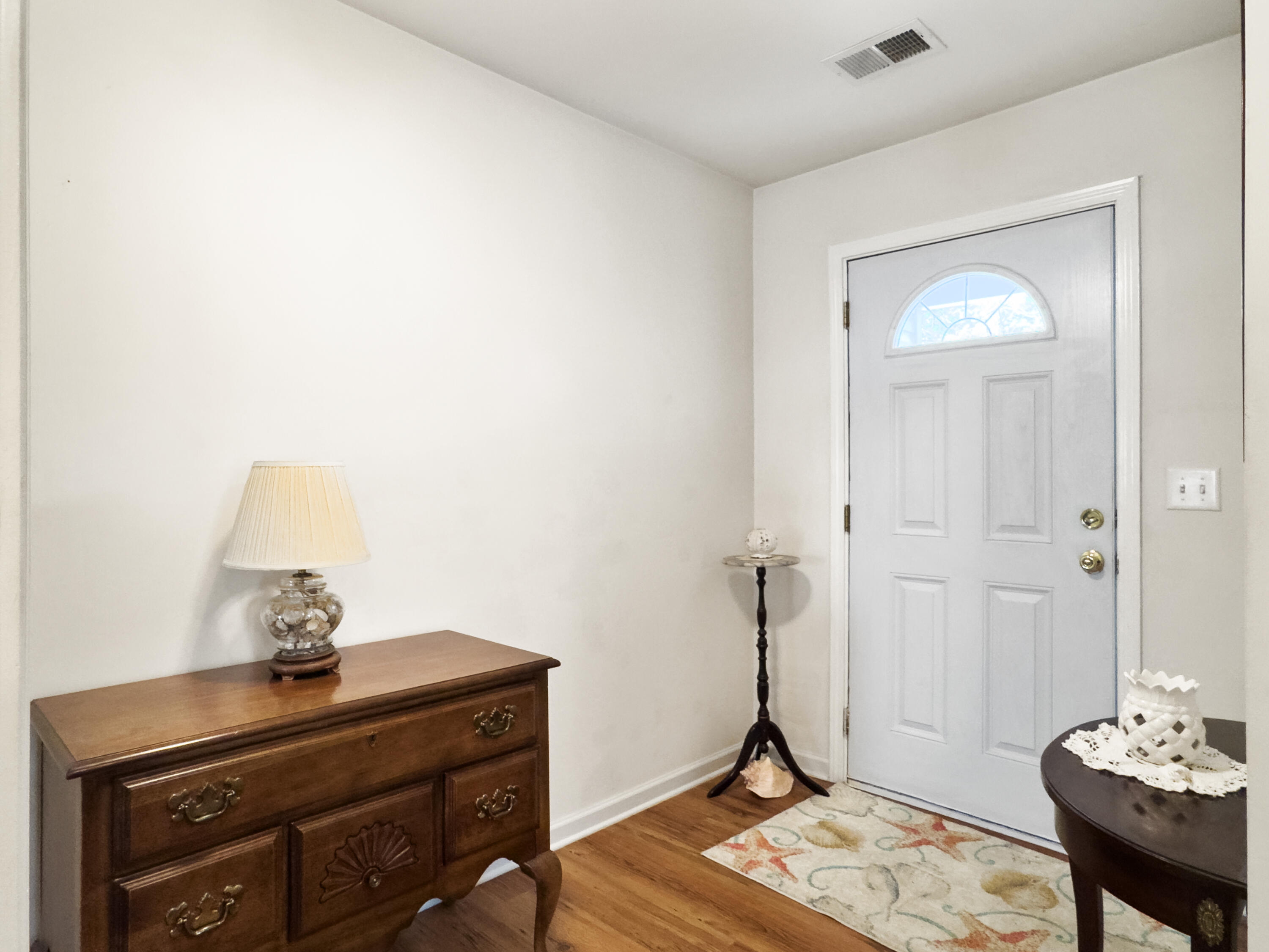 1921 Old Parsonage Road Charleston, SC 29414 - Photo 3 of 27 3.Foyer