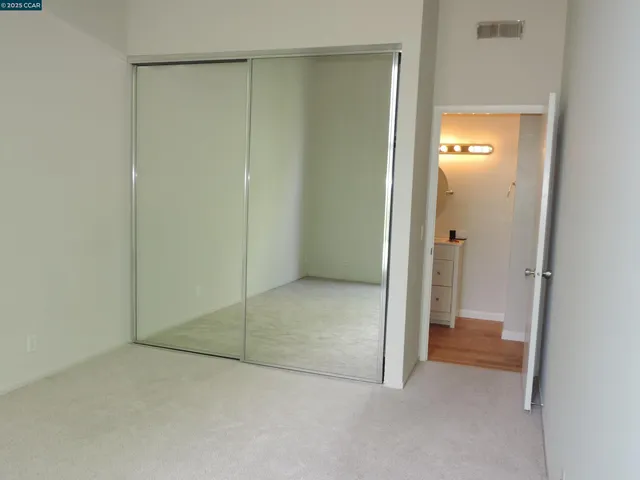 a view of entryway front of house