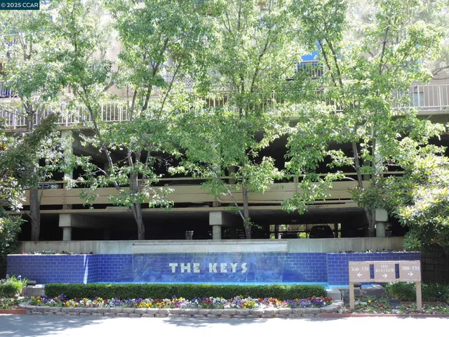 $2,700 | 310 North Civic Drive, Unit 315, Walnut Creek, CA 94596