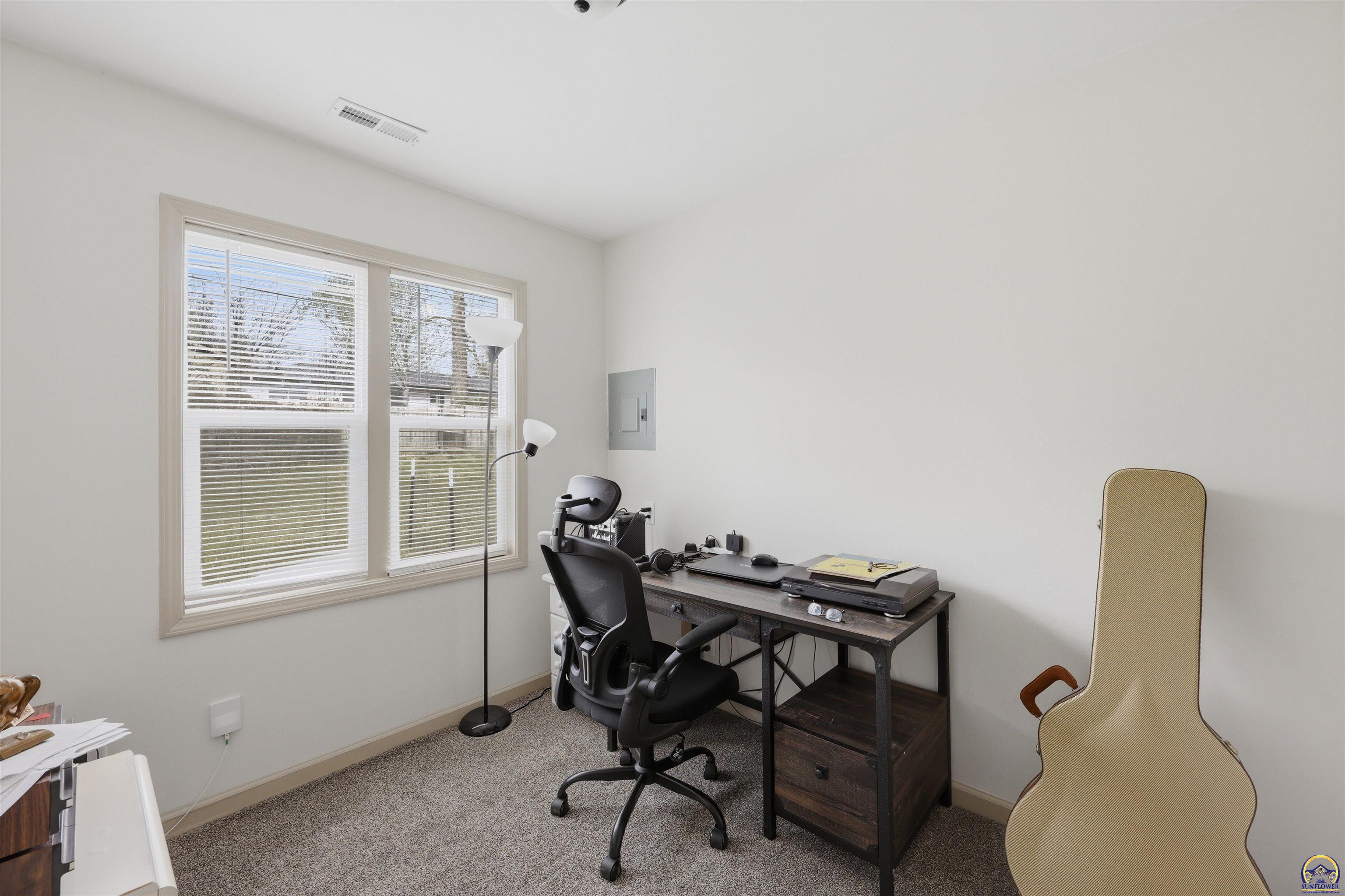 2321 Southwest Morningside Road Topeka, KS 66614 - Photo 12 of 15