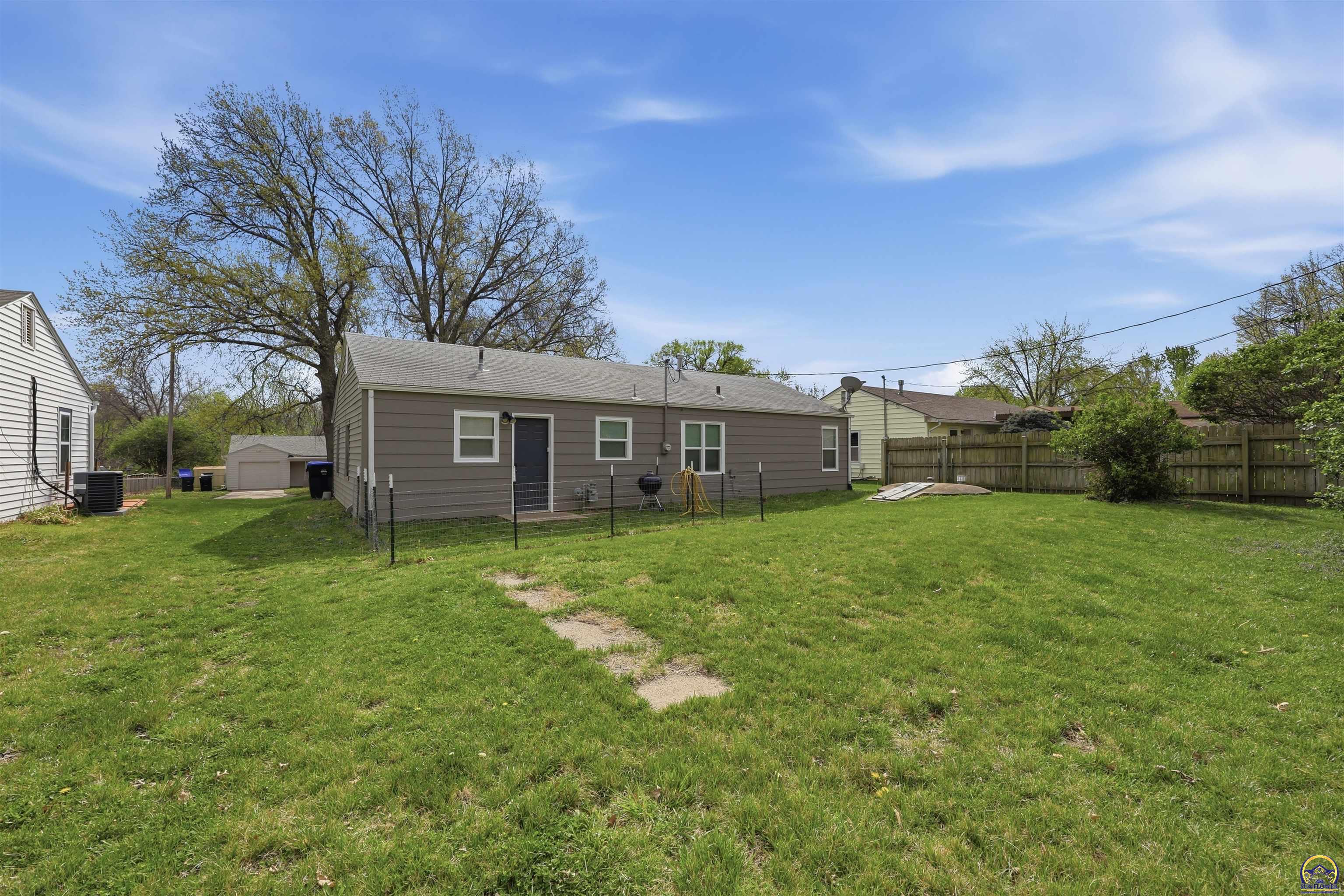 2321 Southwest Morningside Road Topeka, KS 66614 - Photo 15 of 15